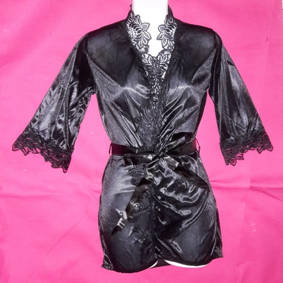 Slinky Semi-Sheer Lace Trimmed Short Robe - Picture 2 of 6